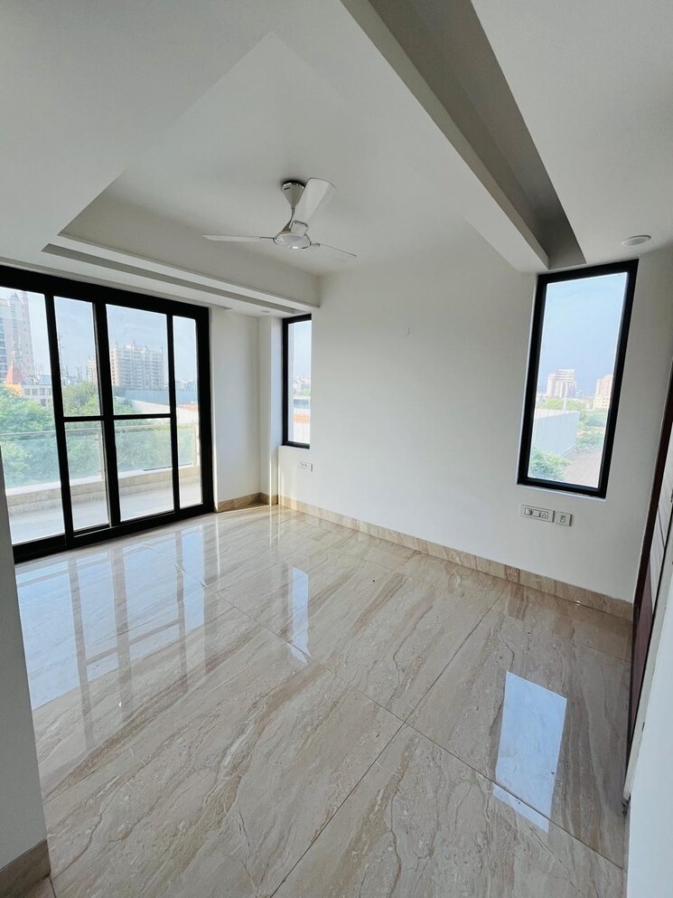 Room, emaar-the-palm-drive-palm-studios 4 Bedroom 2350 Sq.Ft. Apartment In Sector 66 Gurgaon 9025978