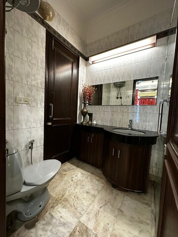 Kitchen in 4 BHK Independent House at DLF Imperial Residences, Dlf Phase I – for Rent