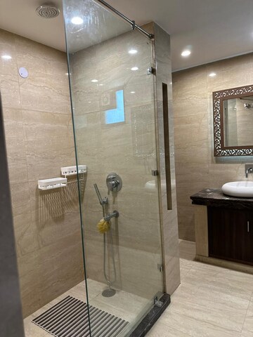 Bathroom in 4 BHK Independent House at DLF Imperial Residences, Dlf Phase I – for Rent