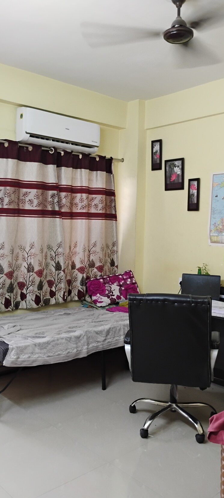 Bedroom, macker-silver-estate-vertica 3 Bedroom 1150 Sq.Ft. Apartment In Katara Hills Bhopal 9025990