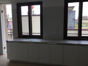 Room in 4 BHK Builder Floor at Maharani Bagh – for Rent