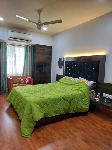 Bedroom in 2 BHK Apartment at Andheri West – for Rent