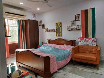 Bedroom in 2 BHK Apartment at Andheri West – for Rent