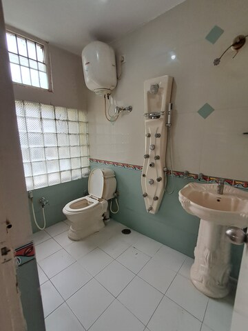Team Area in 3 BHK Apartment at Btm Layout 1 – for Rent