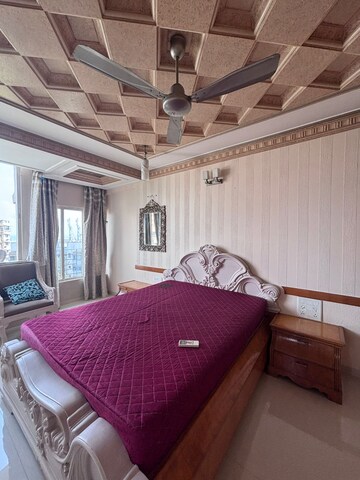 Bedroom in 2 BHK Apartment at Andheri West – for Rent