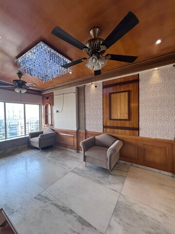 Bedroom in 2 BHK Apartment at Andheri West – for Rent