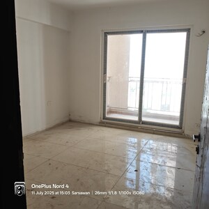 Room in 3 BHK Apartment at Omaxe Waterscapes, Gomti Nagar – for Sale