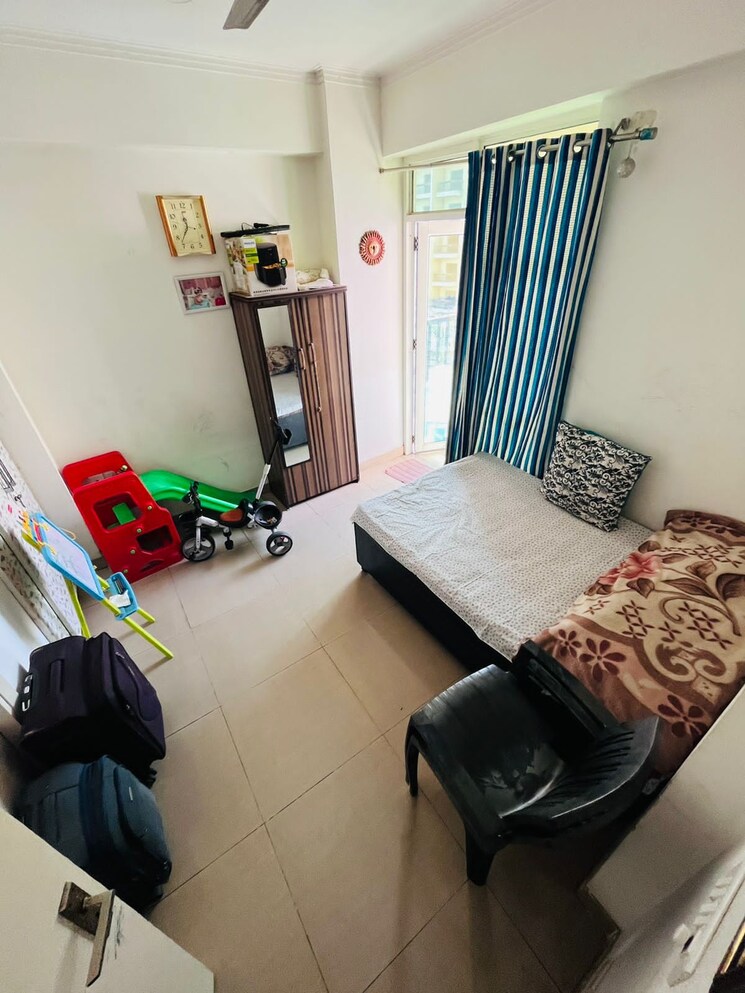 Living Room, gaur-city-2-14th-avenue 3 Bedroom 719 Sq.Ft. Apartment In Sector 16c Greater Noida Greater Noida 9026028