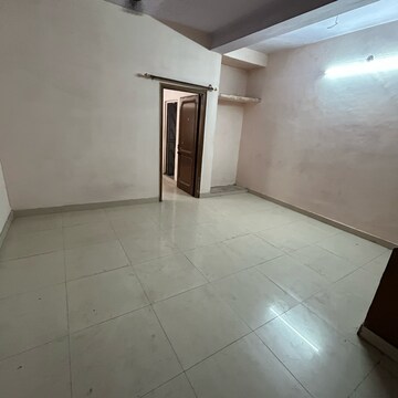 Room in 1 BHK Builder Floor at Kotla Mubarakpur – for Rent