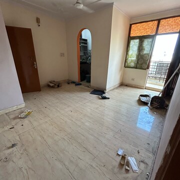 Room in 1 BHK Builder Floor at Kotla Mubarakpur – for Rent