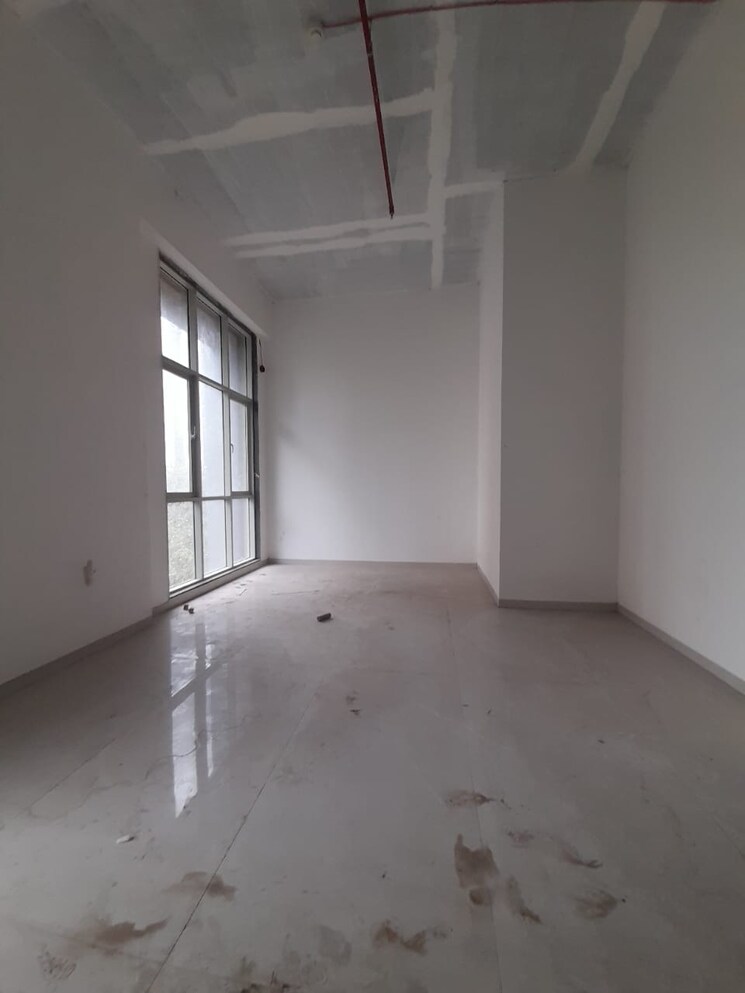 Room, acme-shatrunjay-plaza Commercial Shop 1300 Sq.Ft. In Goregaon West Mumbai 9026065