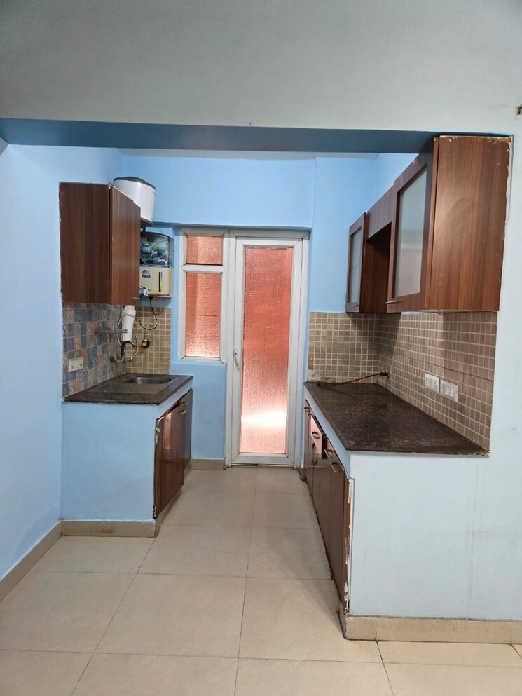 Kitchen, sethi-max-royal 2 Bedroom 895 Sq.Ft. Apartment In Sector 76 Noida 9026071