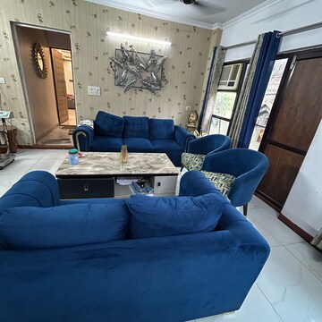 Living Room in 1 RK Builder Floor at South Extension I – for Rent