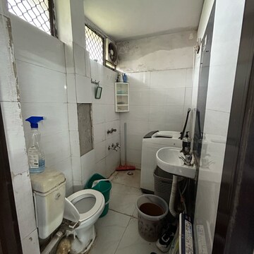 Team Area in 1 RK Builder Floor at South Extension I – for Rent