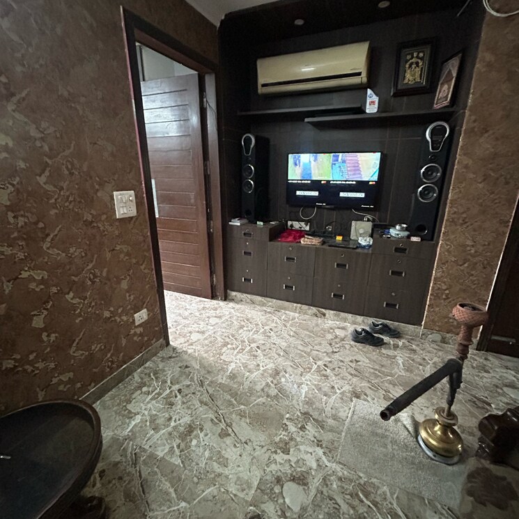  Parking, kotla mubarakpur 2 Bedroom 800 Sq.Ft. Builder Floor In Kotla Mubarakpur Delhi 9026074