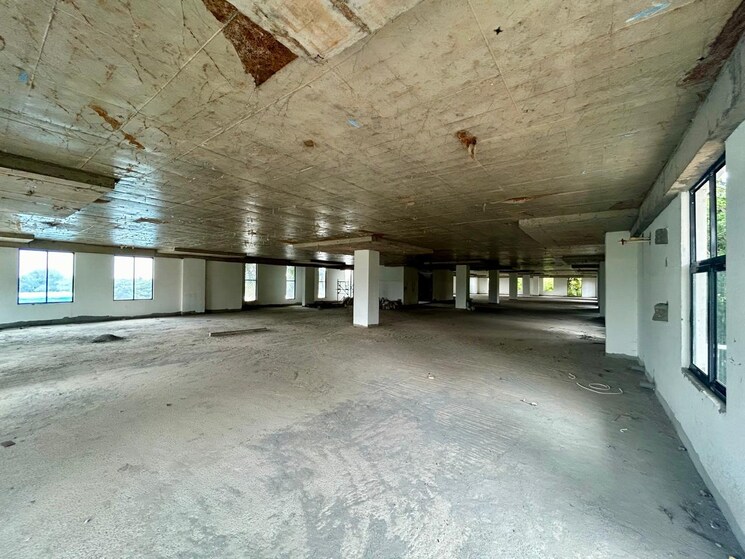  Parking, mahadevpura Commercial Office Space in IT/SEZ 62800 Sq.Ft. In Mahadevpura Bangalore 9026073