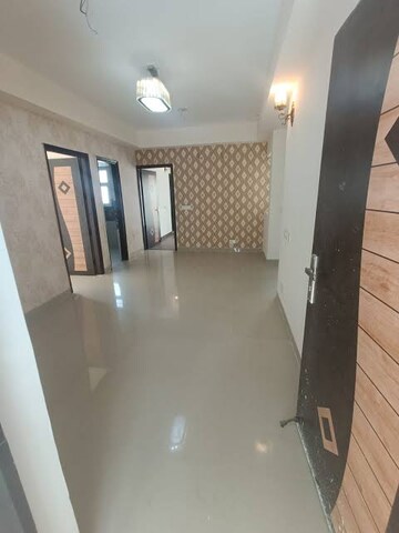 Room in 2 BHK Apartment at Sector 16b Greater Noida – for Sale