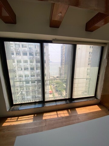 Room in  Office Space at Raheja Center, Nariman Point – for Rent
