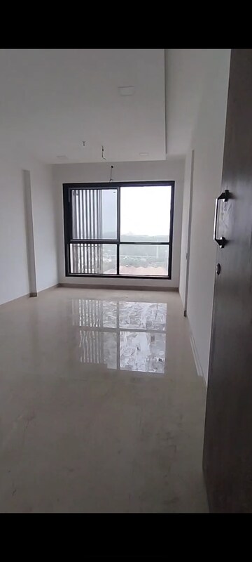 Room in 2 BHK Apartment at Neminath Nemi Bhavan, Goregaon West – for Rent