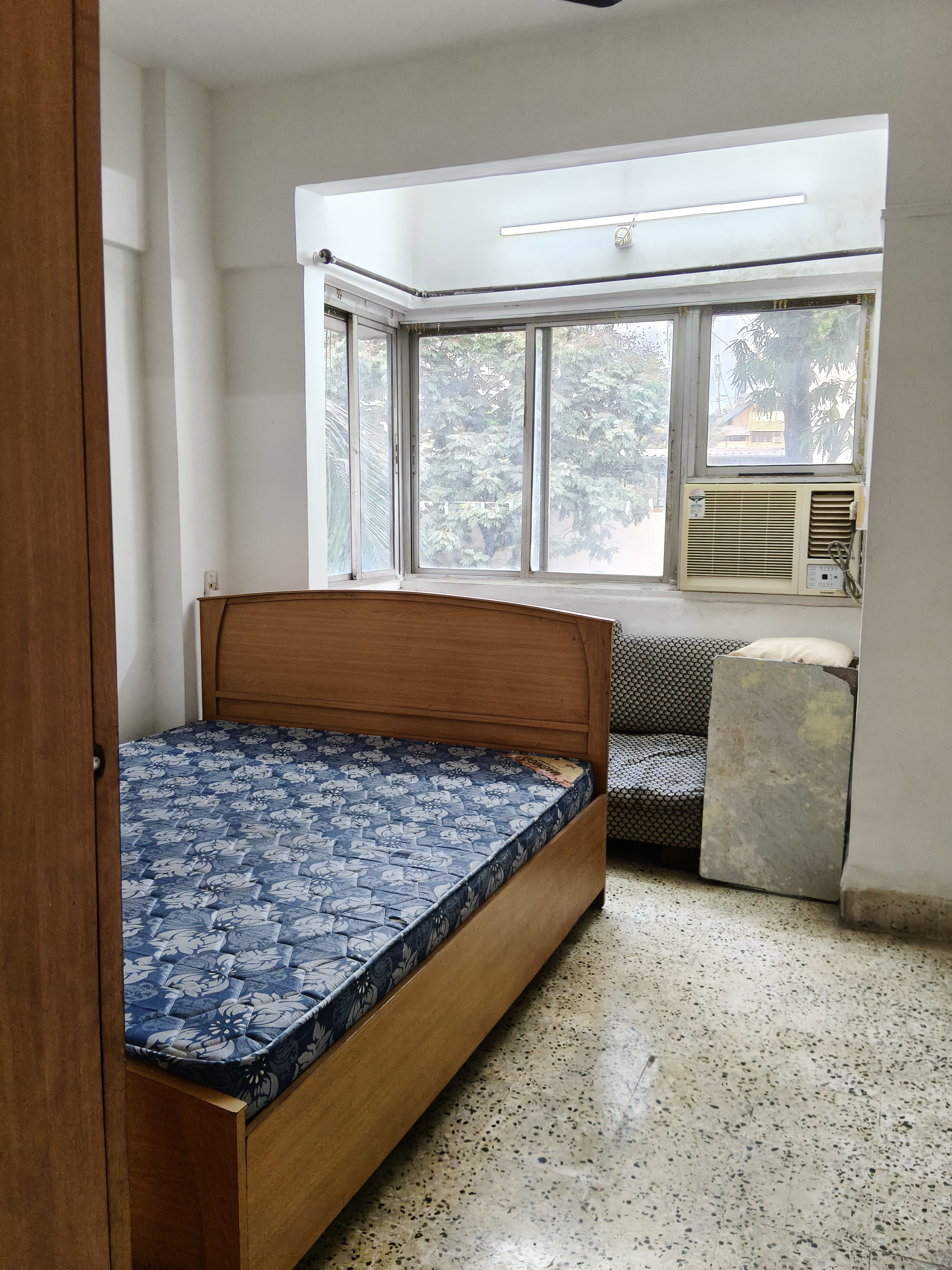 1 BHK 500 Sq.Ft. Apartment in Landmark Apartment Santacruz