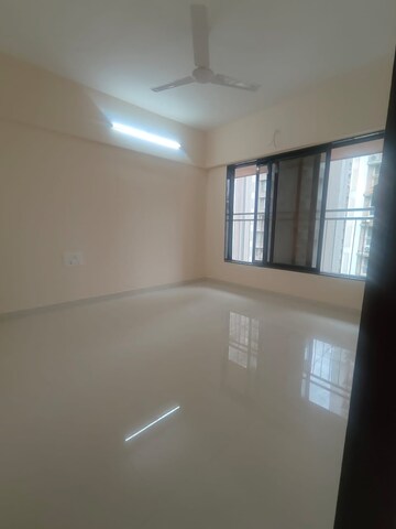 Room in 1 BHK Apartment at Jayshree CHS Malad West, Malad West – for Rent