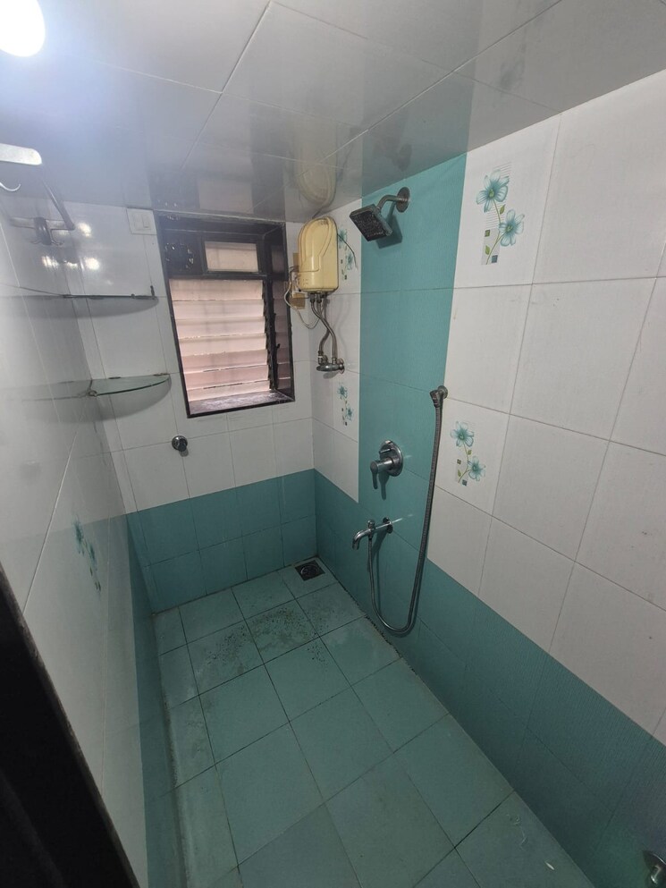 Bathroom, rose-garden-chs-santacruz 1 Bedroom 500 Sq.Ft. Apartment In Santacruz East Mumbai 9026144