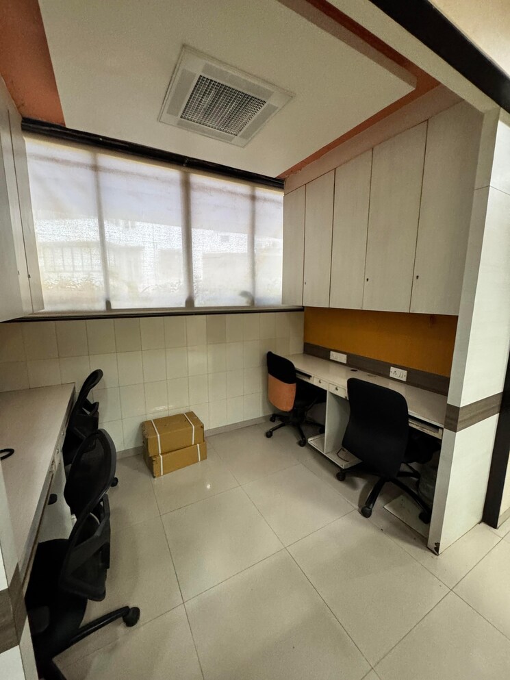 Team Area, lodha-complex-lower-parel Commercial Office Space 1780 Sq.Ft. In Lower Parel Mumbai 9026150