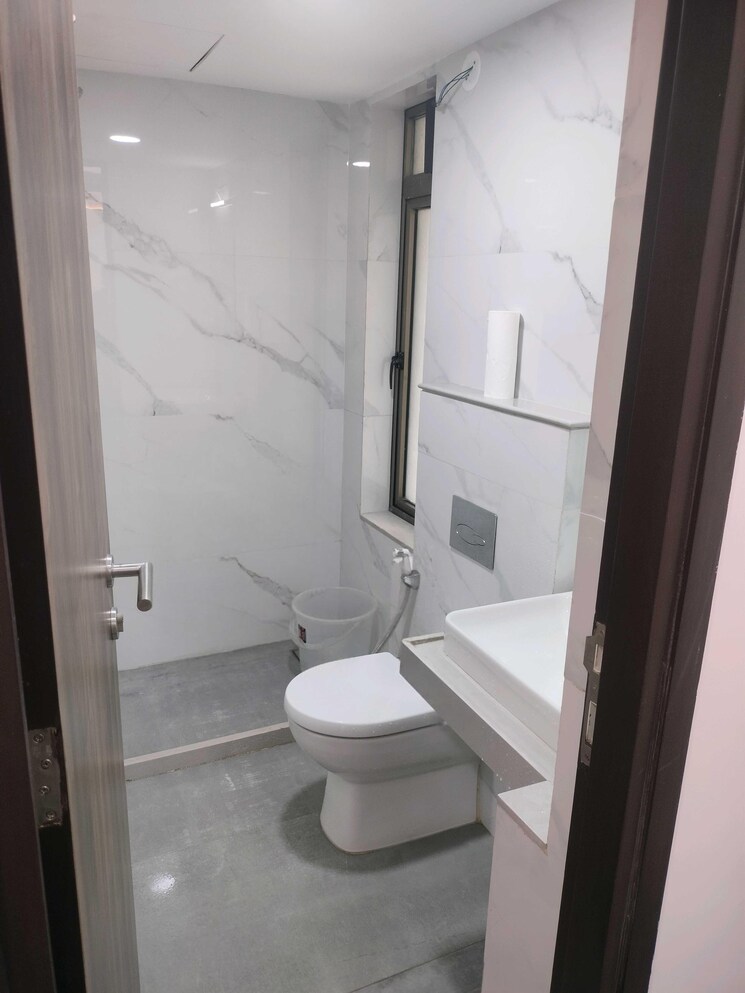 Bathroom, versova-heights 3 Bedroom 1112 Sq.Ft. Apartment In Versova Mumbai 9026155