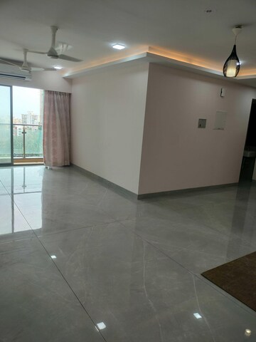Room in 3 BHK Apartment at Versova Heights, Versova – for Rent
