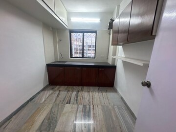 Bedroom in 3 BHK Apartment at Dn Nagar – for Rent