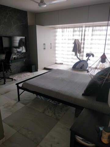 Bedroom in 3 BHK Apartment at Lokhandwala Premium Towers, Andheri West – for Rent