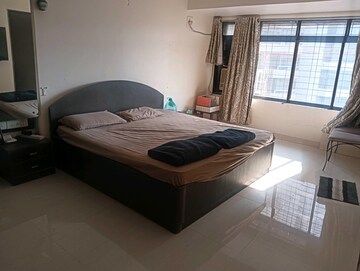 Bedroom in 3 BHK Apartment at Lokhandwala Complex, Andheri West – for Rent