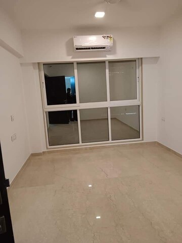Room in 2.5 BHK Apartment at Platinum Life, Andheri West – for Sale