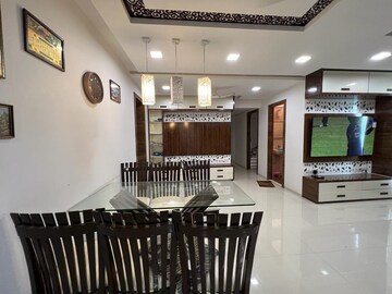 Team Area in 3 BHK Apartment at DLH Orchid, Andheri West – for Rent
