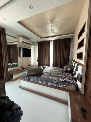 Bedroom in 3 BHK Apartment at DLH Orchid, Andheri West – for Rent
