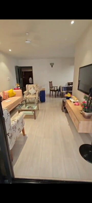 Team Area in 2 BHK Apartment at Rustomjee Elita, Andheri West – for Rent