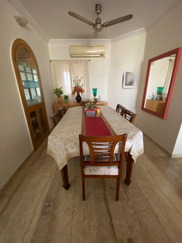 Bedroom in 3 BHK Apartment at Dn Nagar – for Rent