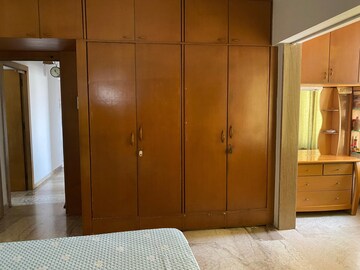Room in 3 BHK Apartment at Dn Nagar – for Rent