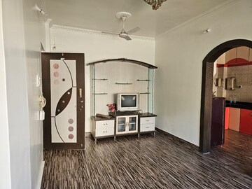 Bedroom in 2 BHK Apartment at Windsor Estate, Kalyani Nagar – for Rent
