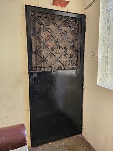 Furnished Amenities in 2 BHK Apartment at Windsor Estate, Kalyani Nagar – for Rent