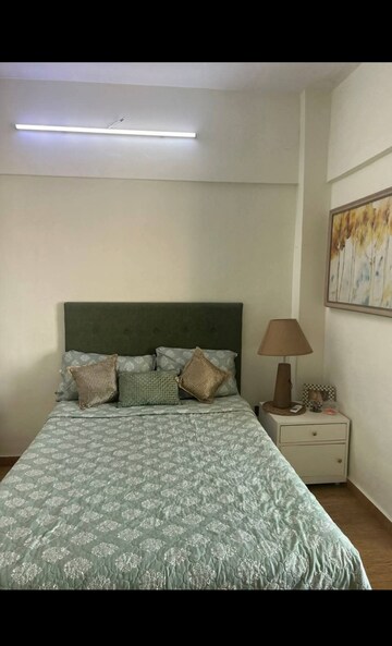 Bedroom in 2 BHK Apartment at Movie Tower, Andheri West – for Rent