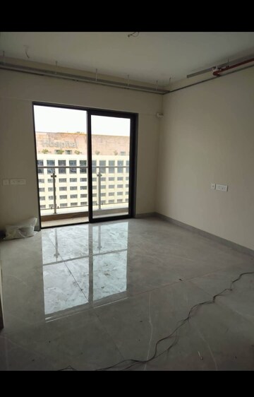 Room in 2 BHK Apartment at Hubtown The Premiere, Andheri West – for Rent