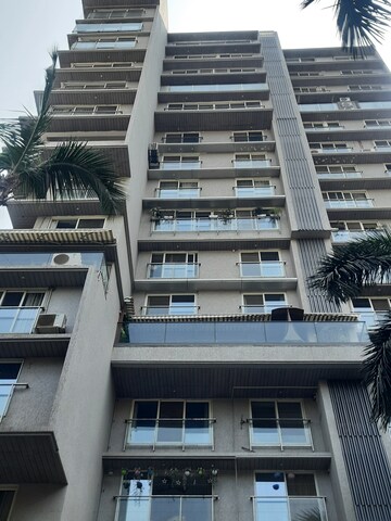 3 BHK Apartment For Rent in Khar West