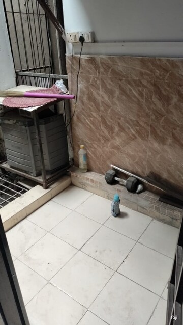 Team Area in 2 BHK Builder Floor at Happy Home Noida, Sector 73 – for Sale