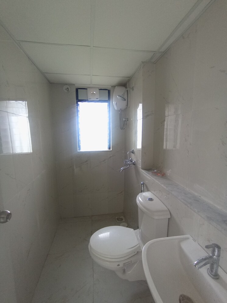Bathroom, runwal-gardens-phase-2 1 Bedroom 400 Sq.Ft. Apartment In Dombivli East Thane 9026242