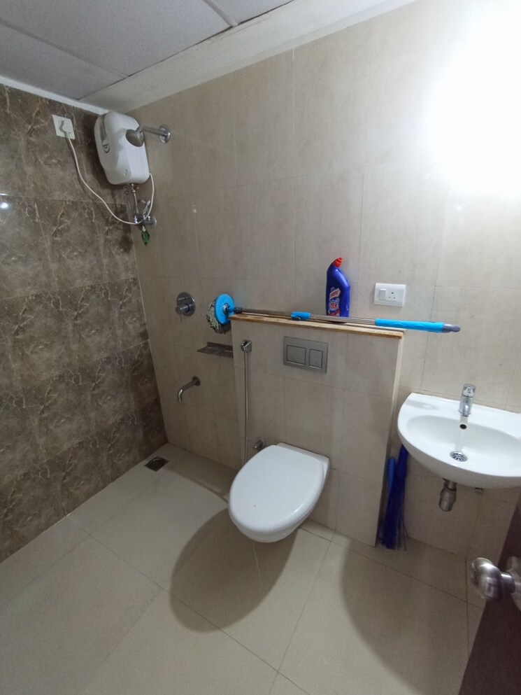 Bathroom, lodha-palava-downtown 2 Bedroom 585 Sq.Ft. Apartment In Dombivli East Thane 9026252