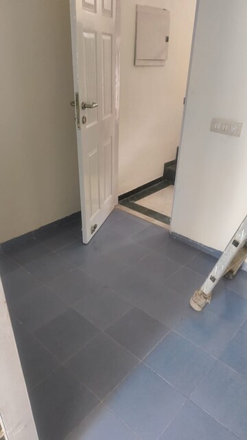 Bathroom in 3 BHK Builder Floor at Unitech South City II, Sector 50 – for Rent