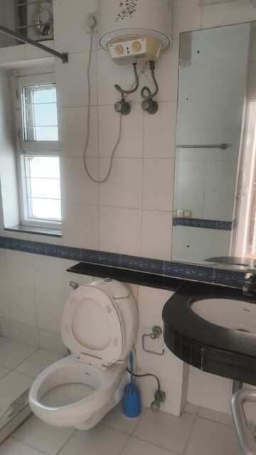 Bathroom in 4 BHK Villa at Unitech Nirvana Country Cedar Crest, Sector 50 – for Rent