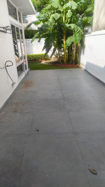 Balcony in 4 BHK Villa at Unitech Nirvana Country Cedar Crest, Sector 50 – for Rent