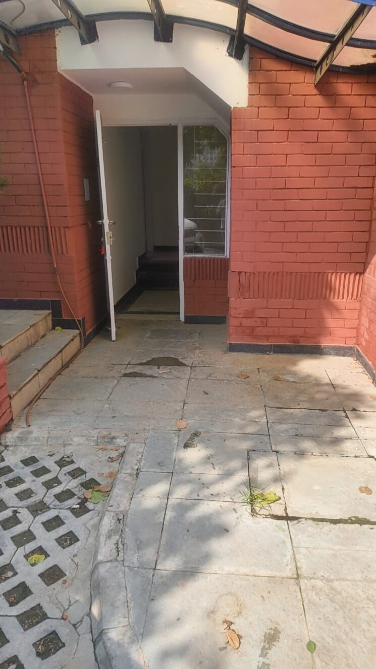 Balcony, unitech-nirvana-country-cedar-crest 4 Bedroom 2850 Sq.Ft. Villa In Sector 50 Gurgaon 9026255